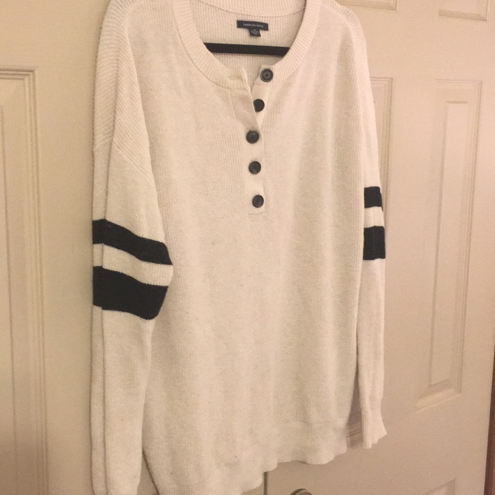 American Eagle pullover